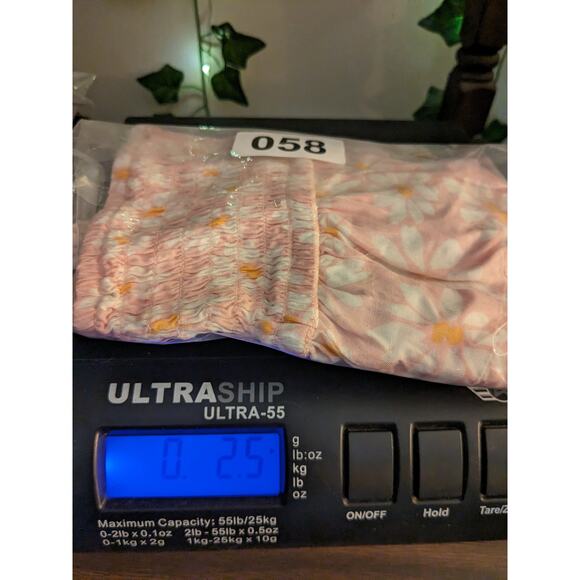 Hollister Halter Top Women's X-Small Pink Daisy Floral Boho Summer EUC - Picture 10 of 10